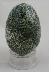 Яйцо из датолитового скарна