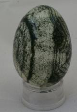 Яйцо из датолитового скарна